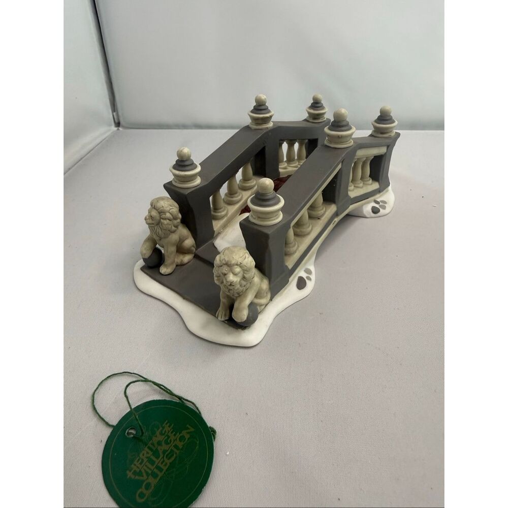 Dept. 56 Heritage Village “Lionhead Bridge” Porcelain Accessory #5864-5 w/ Box
